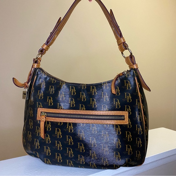 Dooney and Bourke East West Collins Bag - Picture 3 of 9
